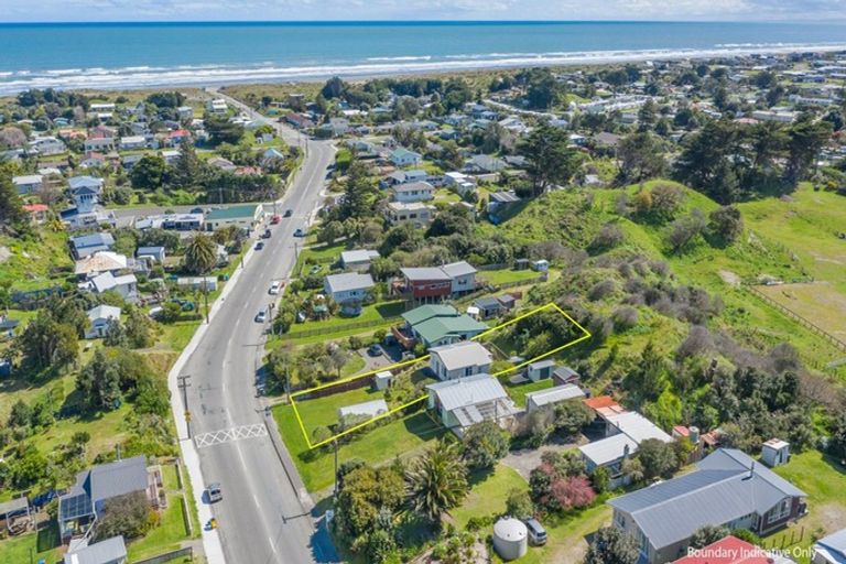 Photo of property in 636 Waitarere Beach Road, Waitarere Beach, Levin, 5510