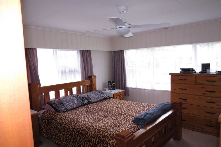 Photo of property in 43 Meadowbrook Drive, Cloverlea, Palmerston North, 4412