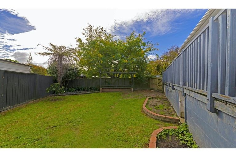 Photo of property in 19 Cyclarama Crescent, Massey, Auckland, 0614