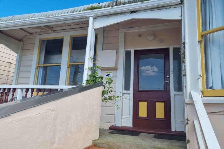 Photo of property in 6-10 Mudges Terrace, Newtown, Wellington, 6021