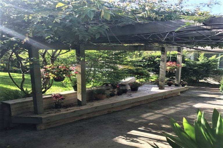 Photo of property in 41 Unsworth Drive, Unsworth Heights, Auckland, 0632