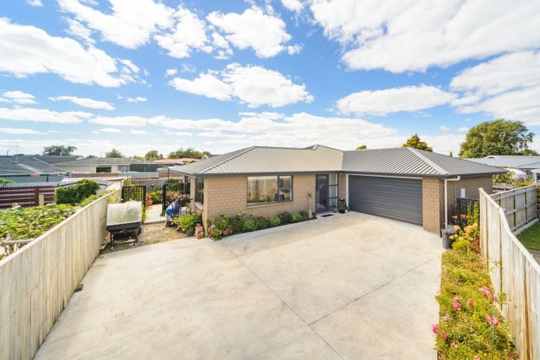 Photo of property in 43a Abraham Crescent, Milson, Palmerston North, 4414
