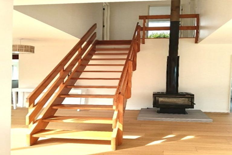 Photo of property in 10 Selwyn Parade, Lyttelton, 8082