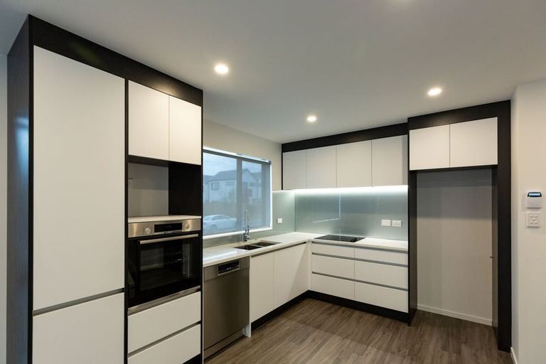 Photo of property in 57a Neil Avenue, Te Atatu Peninsula, Auckland, 0610