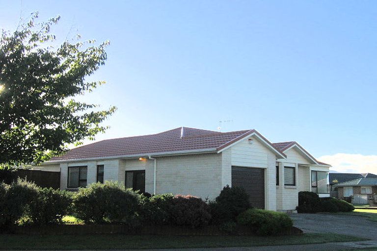 Photo of property in 23 Beachwater Grove, Paraparaumu Beach, Paraparaumu, 5032