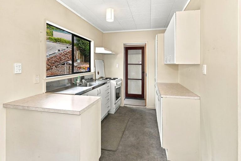 Photo of property in 34 Raumati Crescent, Onerahi, Whangarei, 0110
