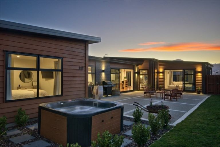 Photo of property in 38 Risinghurst Terrace, Lower Shotover, Queenstown, 9304