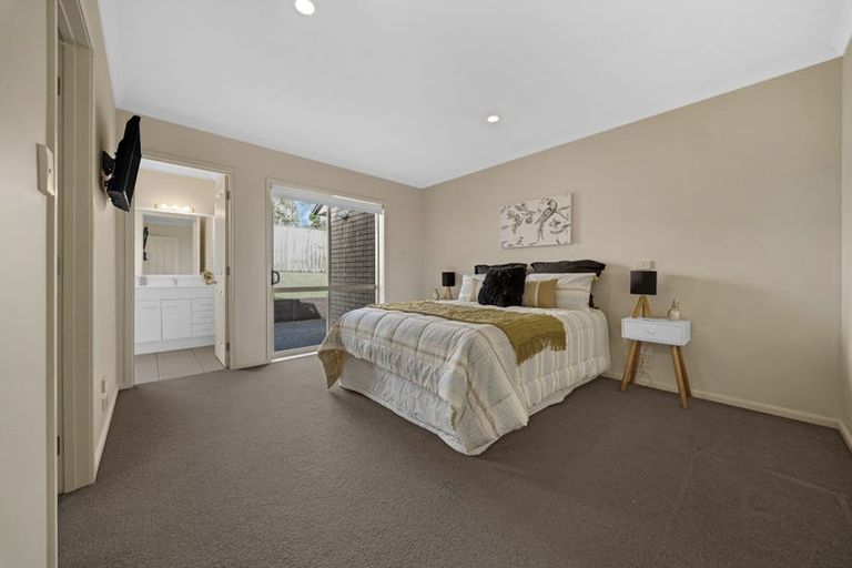 Photo of property in 6 Luna Place, Henderson, Auckland, 0612