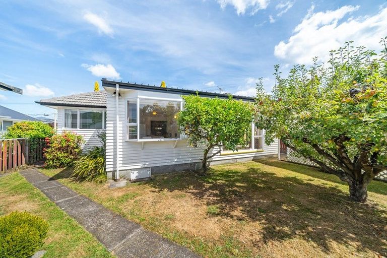Photo of property in 52 Shakespeare Avenue, Trentham, Upper Hutt, 5018