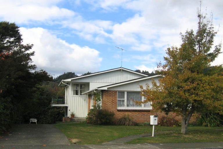 Photo of property in 39 Sunbrae Drive, Silverstream, Upper Hutt, 5019