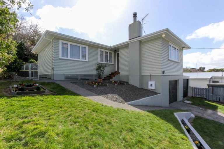 Photo of property in 16 Kenmore Street, Westown, New Plymouth, 4310