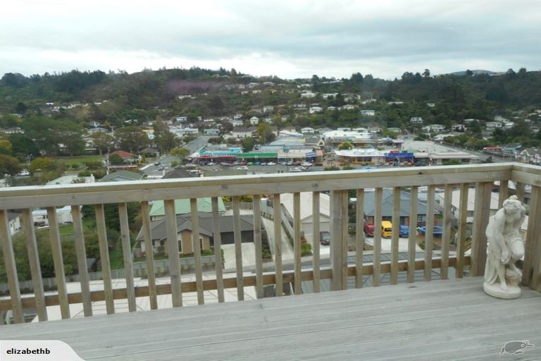 Photo of property in 32 Speldhurst Grove, Stokes Valley, Lower Hutt, 5019