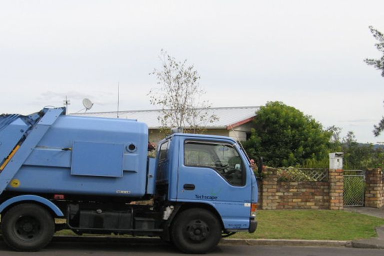 Photo of property in 4 Forster Place, West Harbour, Auckland, 0618