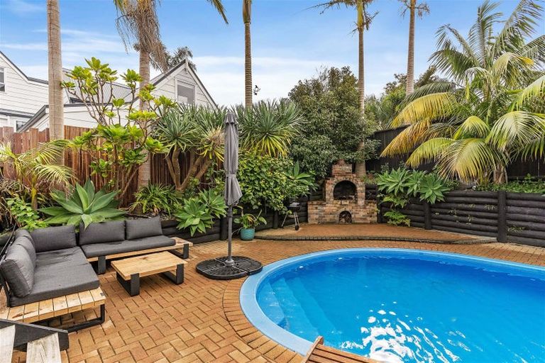 Photo of property in 4 Onepu Lane, Manly, Whangaparaoa, 0930