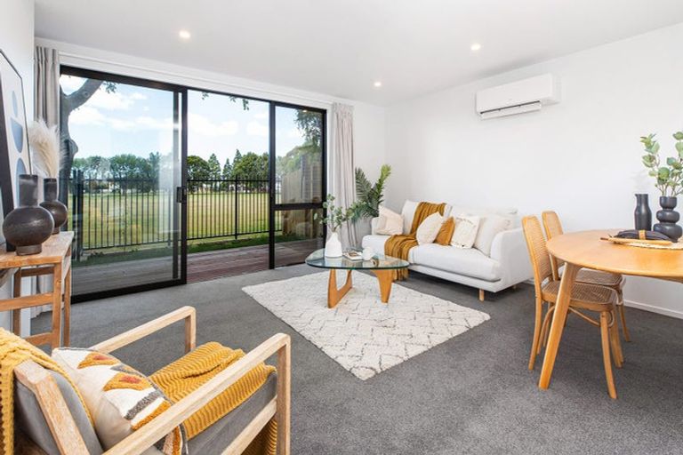 Photo of property in 7 Malaga Crescent, Harewood, Christchurch, 8051