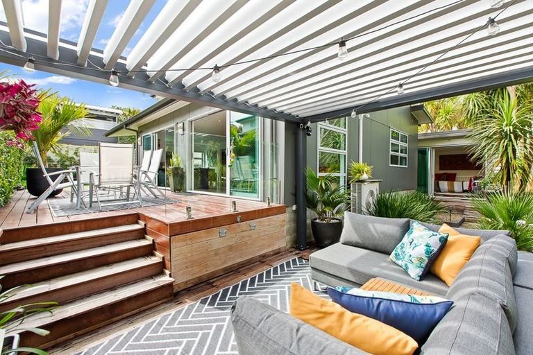 Photo of property in 26a Gladstone Road, Northcote, Auckland, 0627