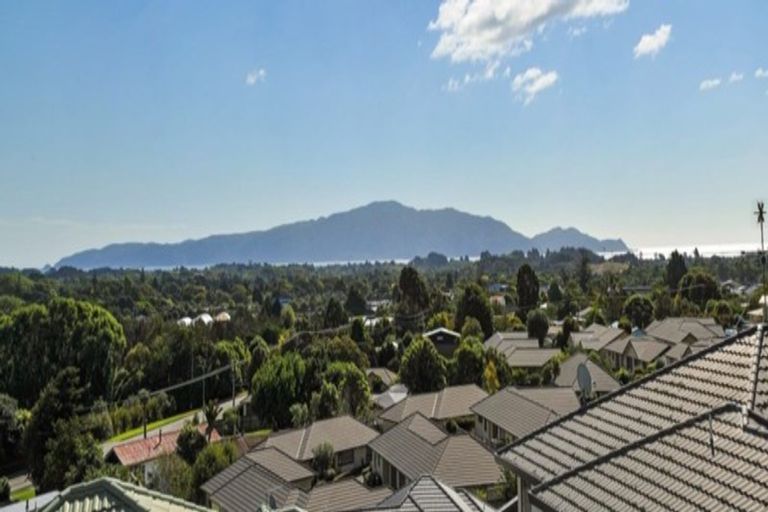 Photo of property in 58 Kakariki Grove, Waikanae, 5036