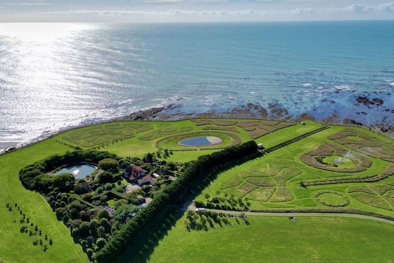 Photo of property in 964 Waianakarua Road, Herbert, 9495