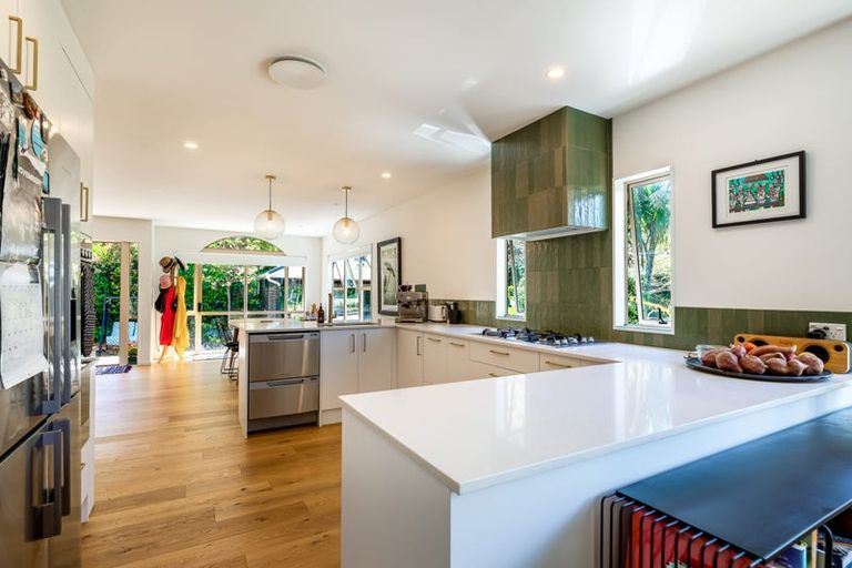 Photo of property in 46 Huia Road, Titirangi, Auckland, 0604