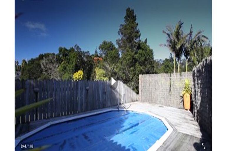 Photo of property in 6 Cayman Place, Unsworth Heights, Auckland, 0632