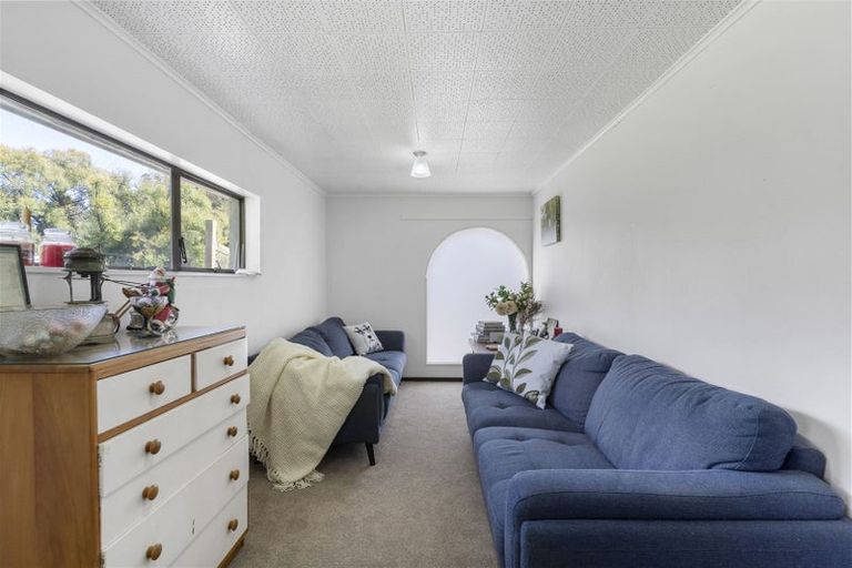 Photo of property in 49a Advene Road, Cockle Bay, Auckland, 2014