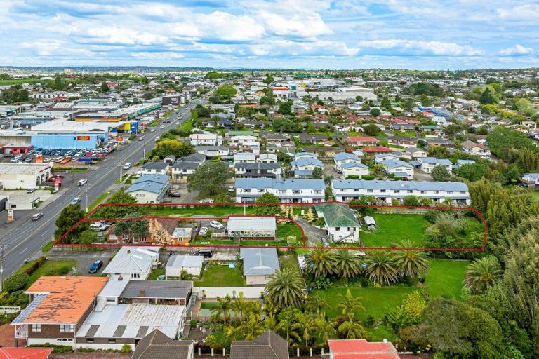 Photo of property in 4104 Great North Road, Glen Eden, Auckland, 0602