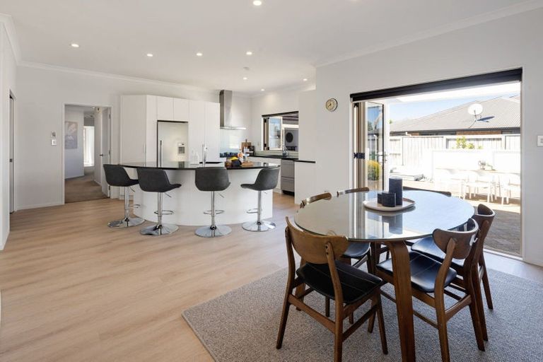 Photo of property in 2 Coleraine Drive, Rototuna, Hamilton, 3210