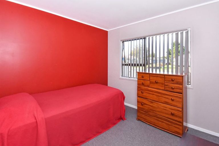 Photo of property in 2/11 Burundi Avenue, Clendon Park, Auckland, 2103