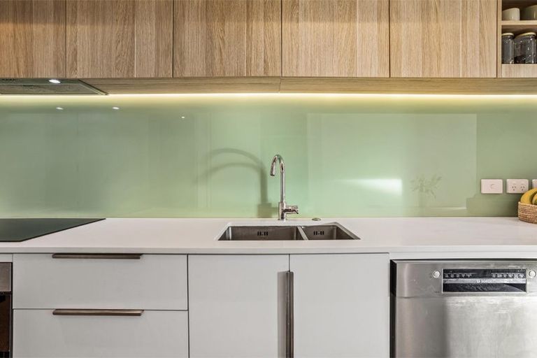 Photo of property in 102/1 Buscomb Avenue, Henderson, Auckland, 0610