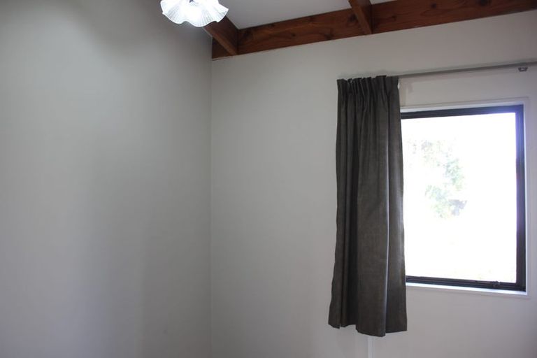 Photo of property in 17 Hutchinson Avenue, New Lynn, Auckland, 0600