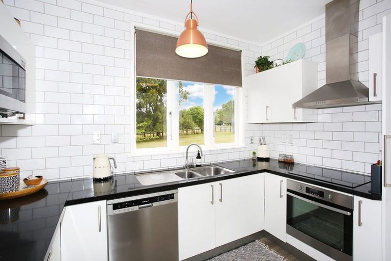 Photo of property in 74 Ponga Road, Opaheke, Papakura, 2584