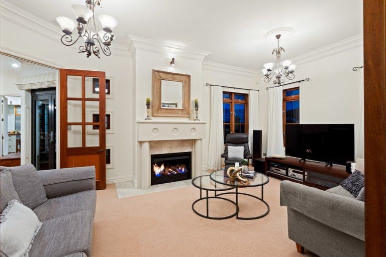 Photo of property in 21 Penwood Close, East Tamaki Heights, Auckland, 2016