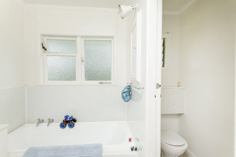 Photo of property in 215 Lytton Road, Elgin, Gisborne, 4010