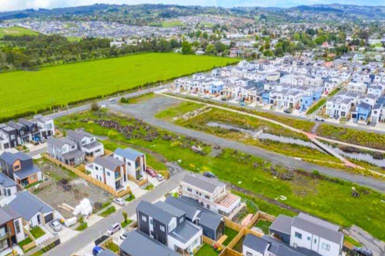 Photo of property in 51 Clayden Shuttleworth Street, Papakura, 2110