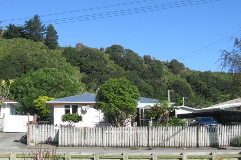 Photo of property in 680 Main Road North, Te Marua, Upper Hutt, 5018