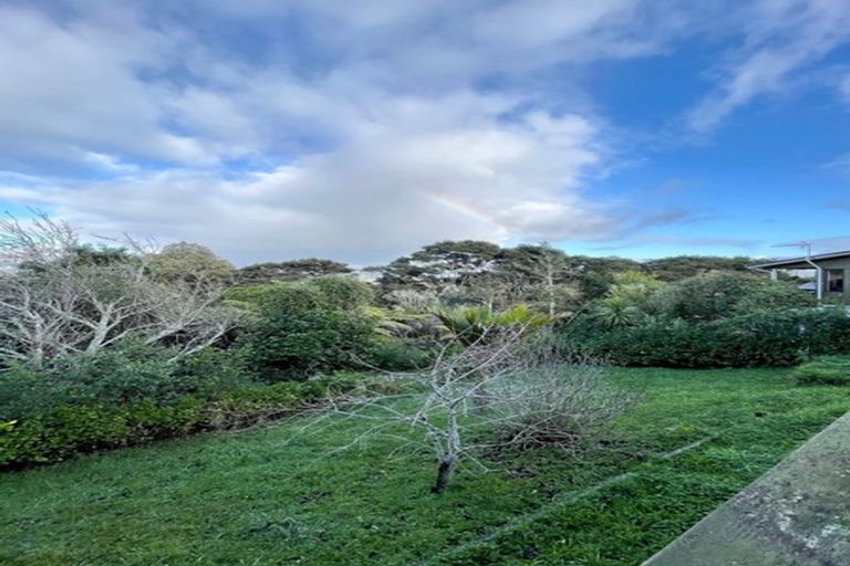 Photo of property in 48 Valley View Road, Glenfield, Auckland, 0629