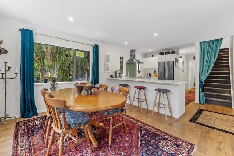 Photo of property in 296 Motutara Road, Muriwai, Waimauku, 0881