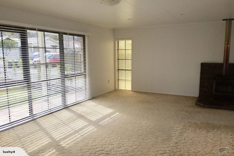 Photo of property in 1/2 Wolfe Street, Regent, Whangarei, 0112