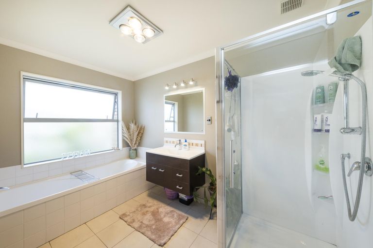 Photo of property in 9 Dryden Court, Kelvin Grove, Palmerston North, 4414