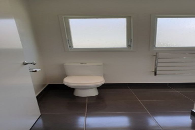 Photo of property in 1/11 Broadview Place, Howick, Auckland, 2014