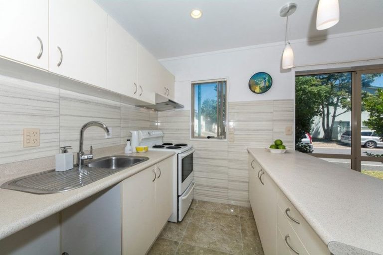 Photo of property in 9 Lockington Avenue, Henderson, Auckland, 0612