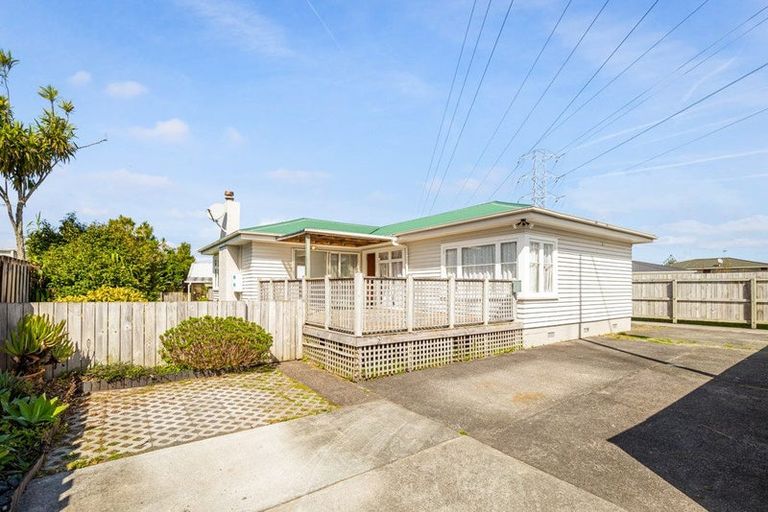 Photo of property in 255 Te Atatu Road, Te Atatu South, Auckland, 0610