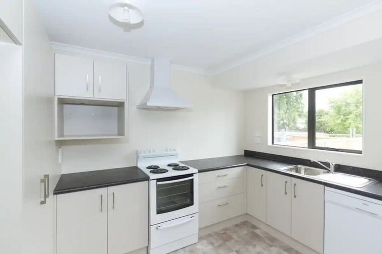 Photo of property in 2/50 Helena Road, Hillcrest, Hamilton, 3216