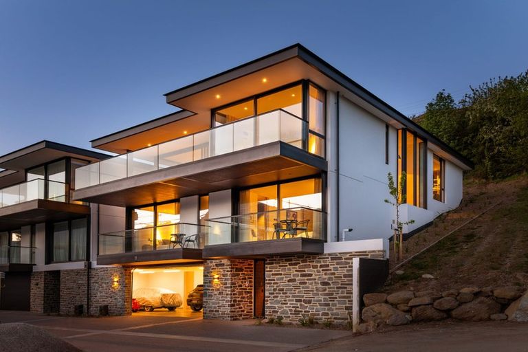 Photo of property in 10 Bay Rise, Wanaka, 9305