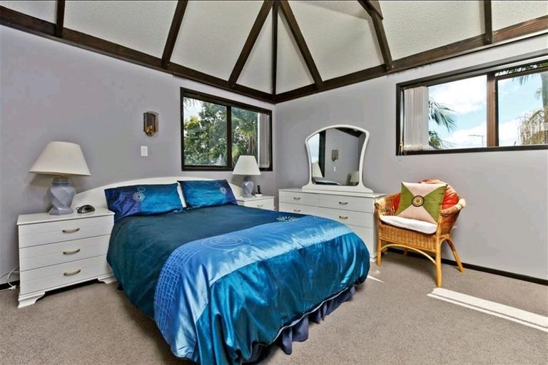 Photo of property in 1/268 Forrest Hill Road, Forrest Hill, Auckland, 0620