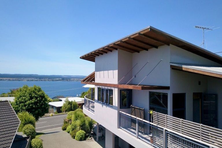 Photo of property in 18 Wakeman Road, Acacia Bay, Taupo, 3330