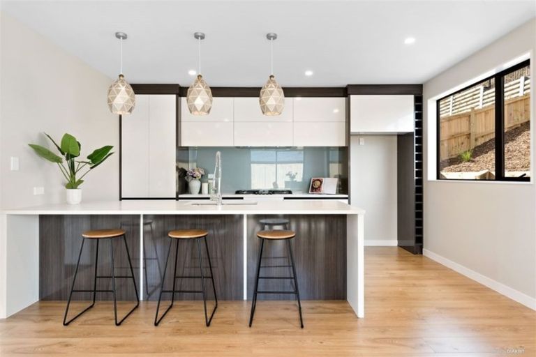 Photo of property in 4 Barrique Road, Kumeu, 0810