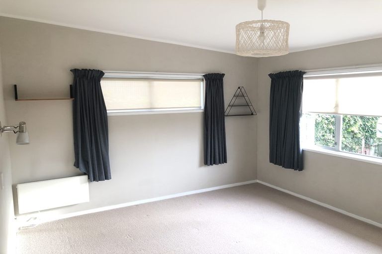 Photo of property in 54 Newhaven Terrace, Mairangi Bay, Auckland, 0630