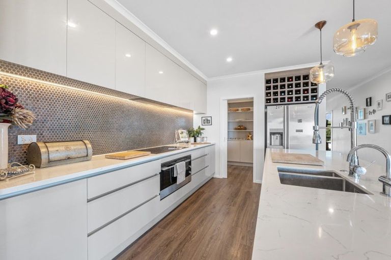 Photo of property in 24 Moira Close, Welcome Bay, Tauranga, 3175