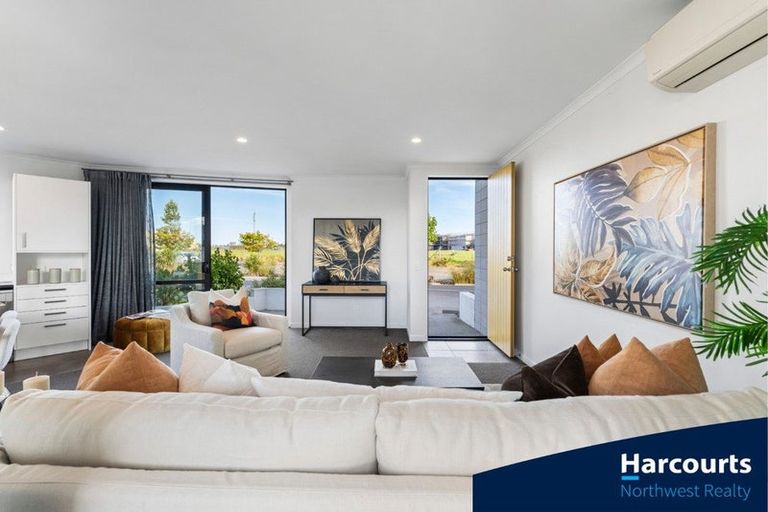 Photo of property in 284 Hobsonville Point Road, Hobsonville, Auckland, 0616